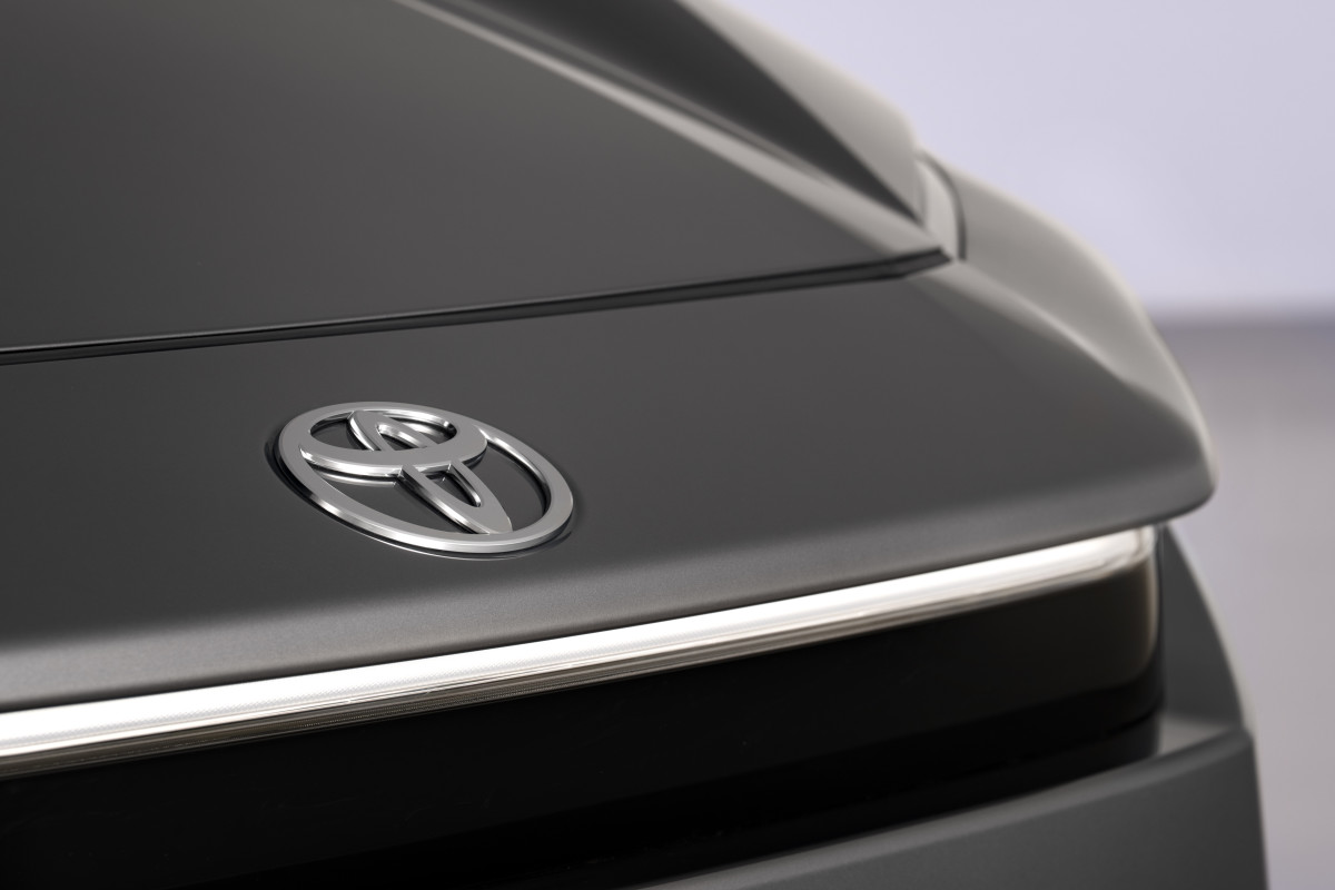 Toyota pisa no freio na expansão do EV enquanto a fábrica de baterias enfrenta outro atraso