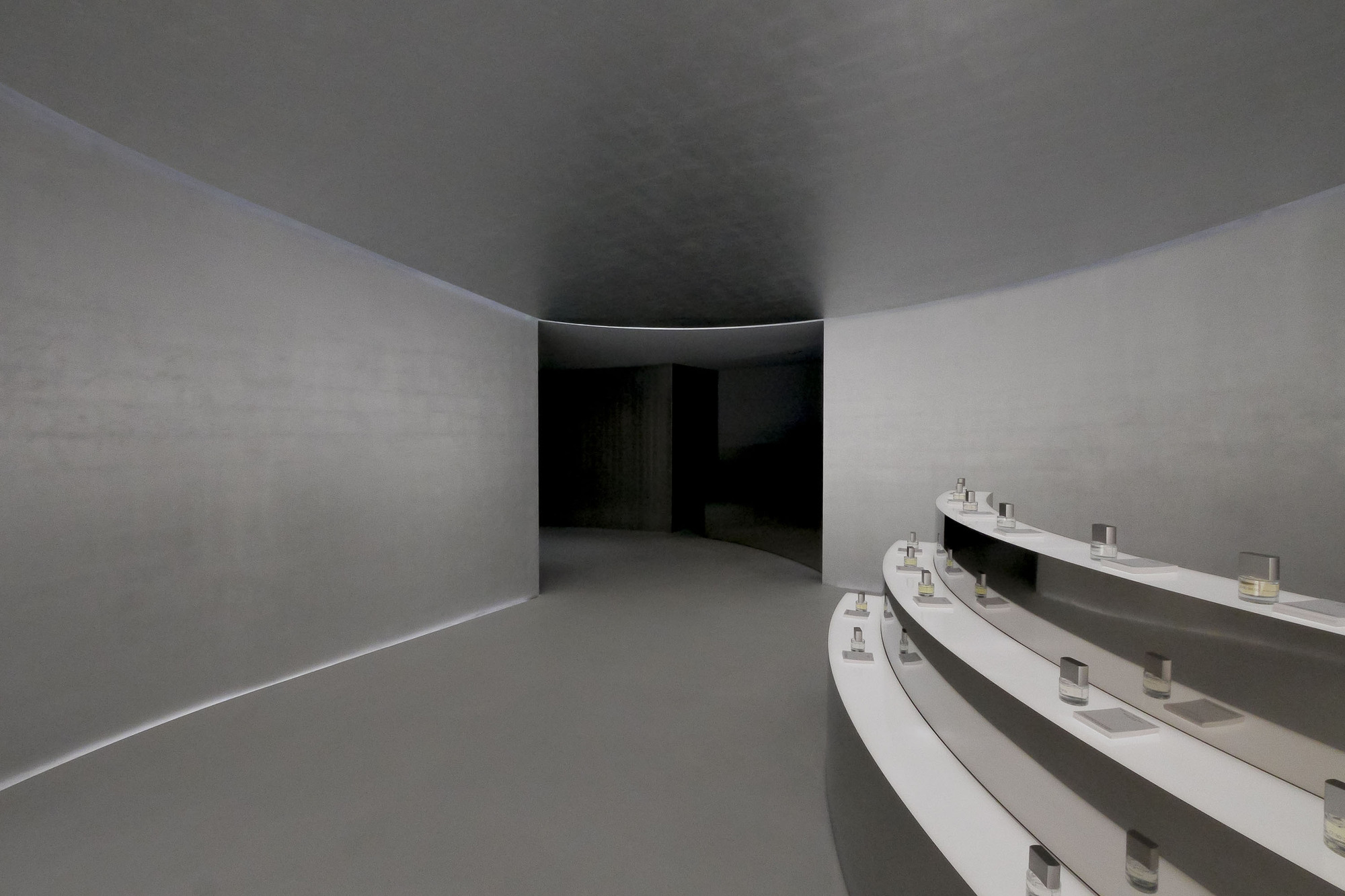 025S Loja Bukchon / ATELIER KHJ