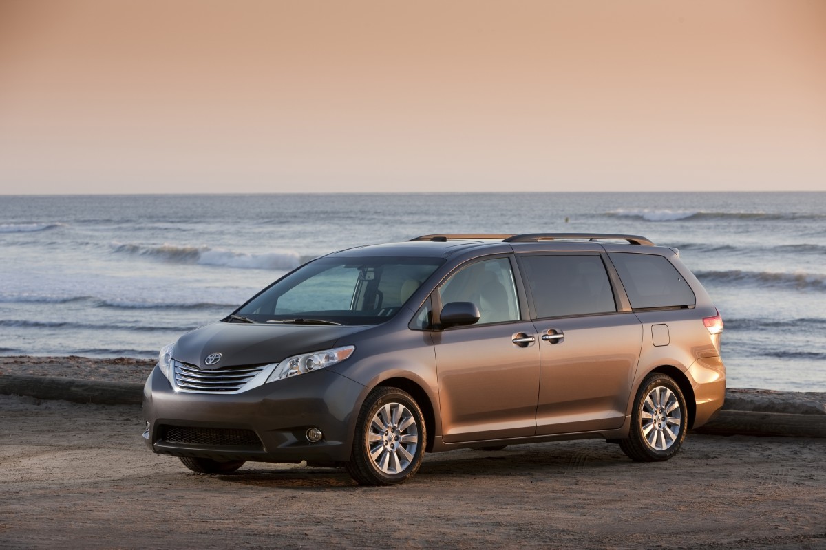 O peculiar conceito Toyota que se tornou a minivan mais vendida na América