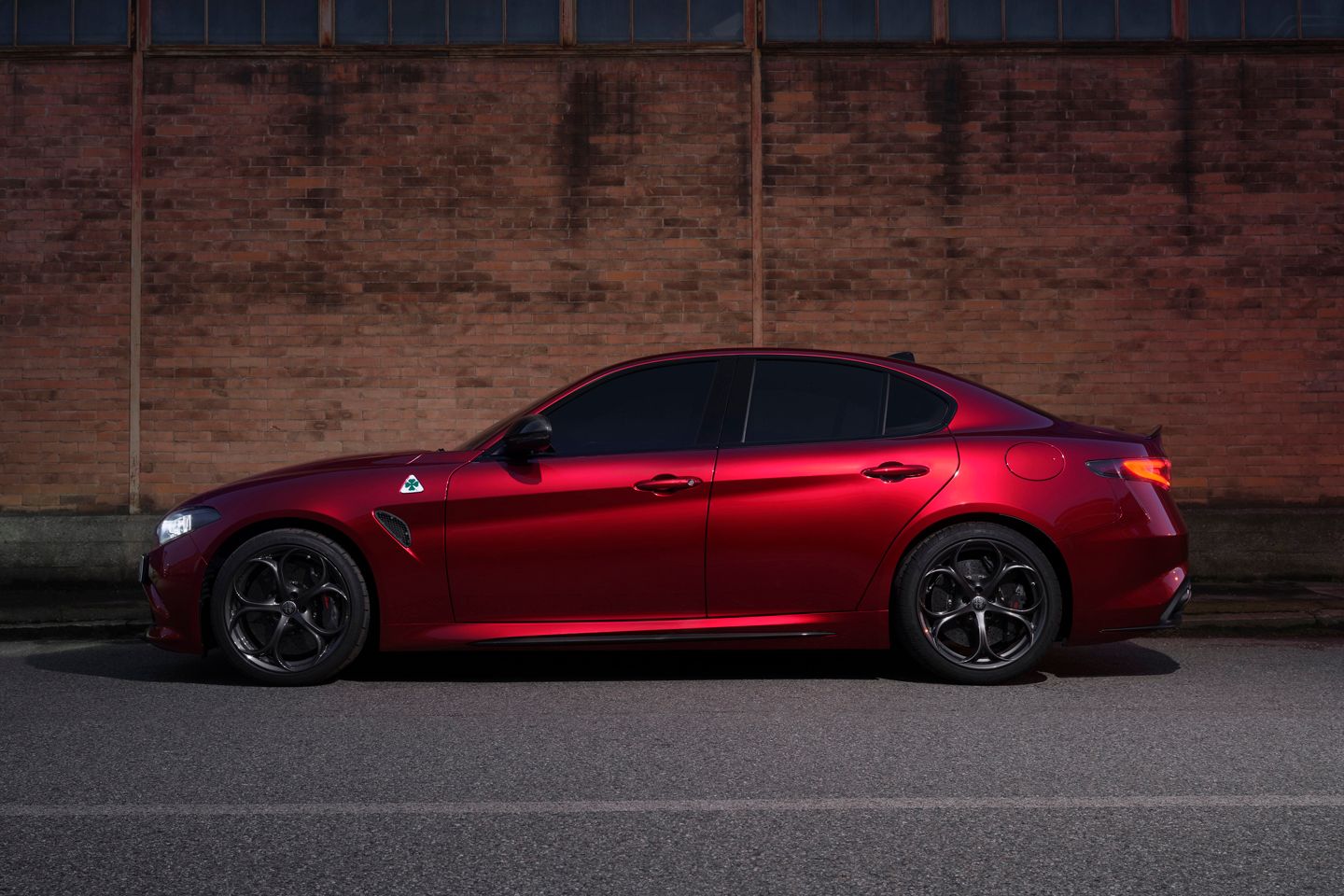 Nova coleção ‘clássico instantâneo’ do Alfa Quadrifoglio