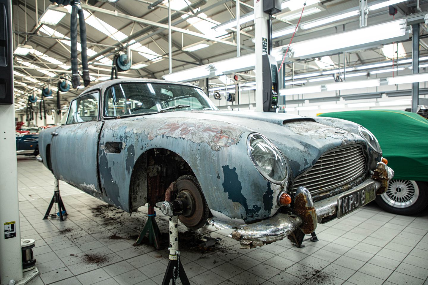 Aston Martin restaura DB5 comprado por £ 900