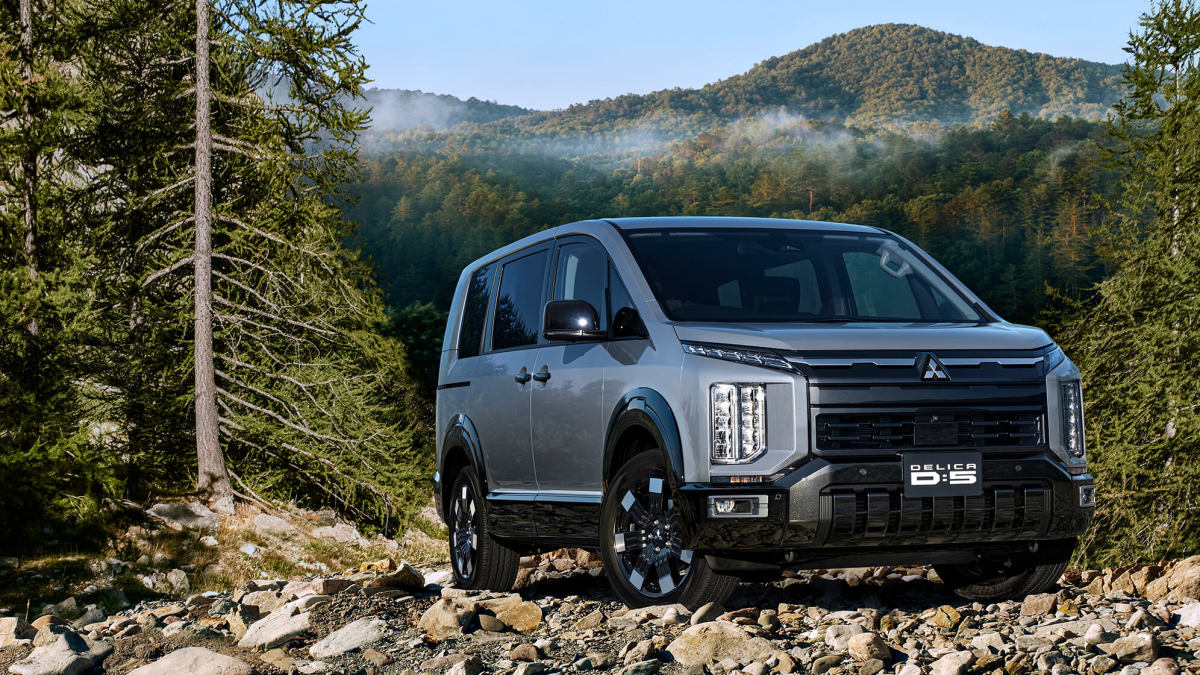 Esta minivan Mitsubishi tem diferencial de travamento e modo off-road