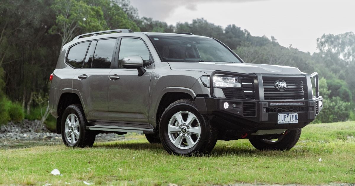 Polícia de Queensland pede ajuda após onda de roubos de Toyota LandCruiser e RAV4