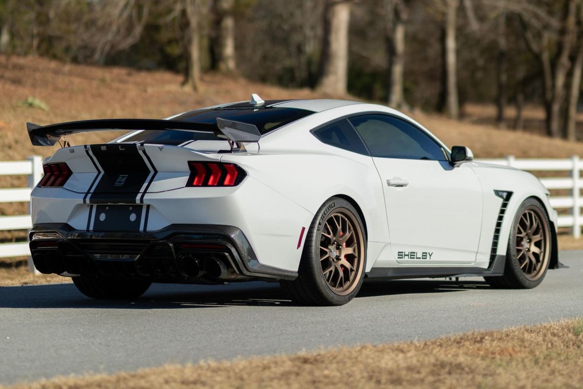 Uma das 250 Shelby Super Snakes à venda com 750 milhas e um grande problema