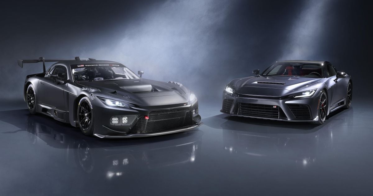 2027 Toyota GR GT: carro esportivo V8 híbrido revelado ao lado do carro de corrida GT3