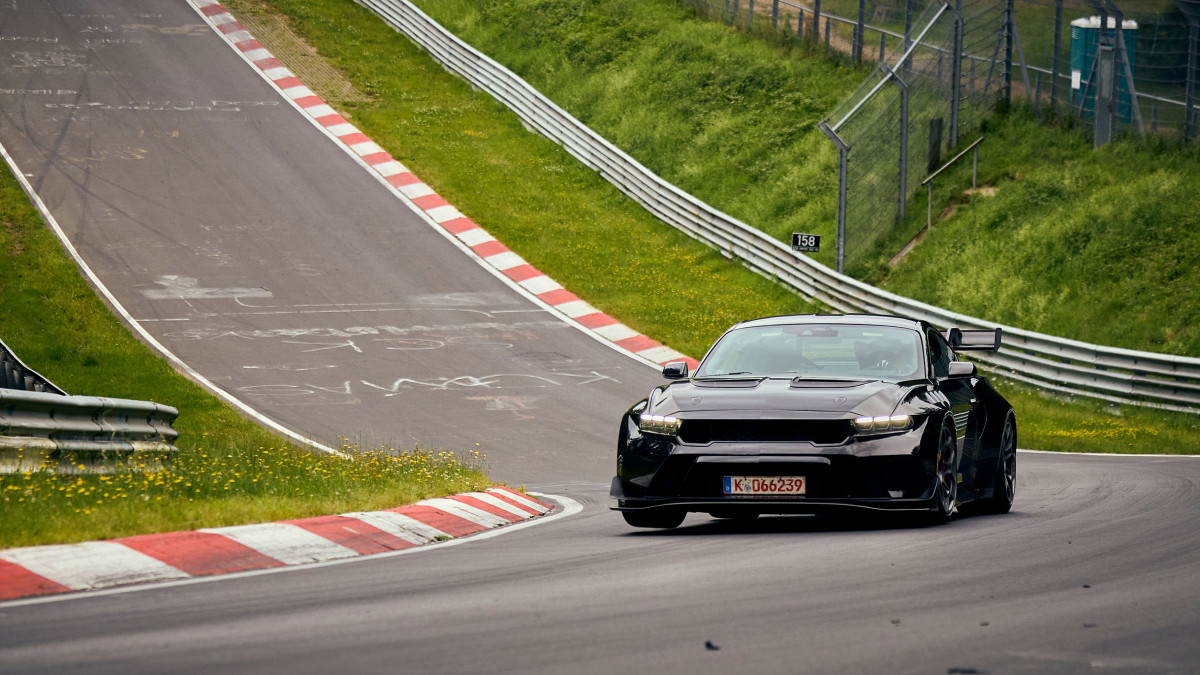 Ford Mustang GTD vence o Porsche 911 GT3 RS na pista de testes do Top Gear