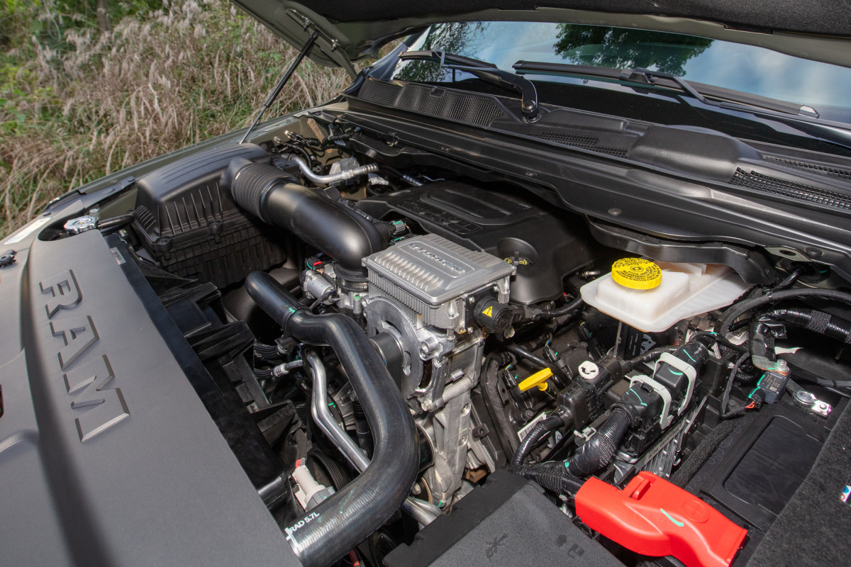 Ram não consegue construir caminhões Hemi V8 com rapidez suficiente