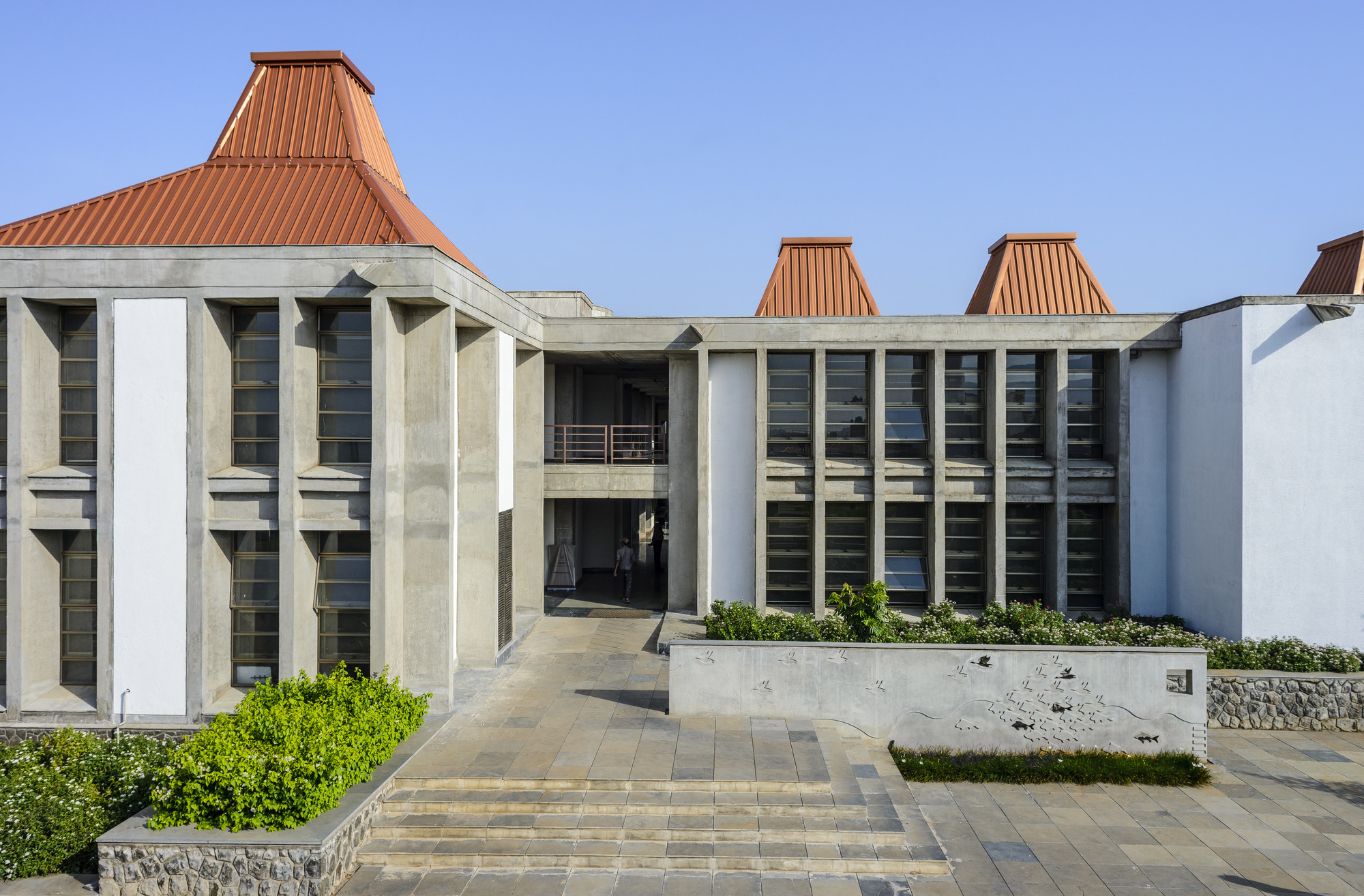 Instituto Kirloskar de Estudos Avançados de Gestão / CCBA Designs