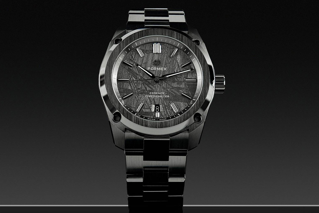 Formex combina inovação em cerâmica e criação de meteoritos na nova Essence Ceramica “Dark Matter”