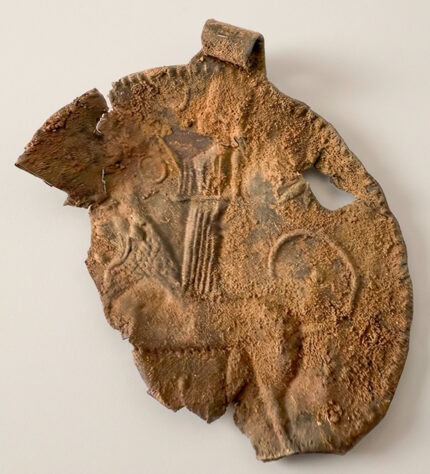 Pingente de prata Ishtar encontrado em cidade helenística – The History Blog