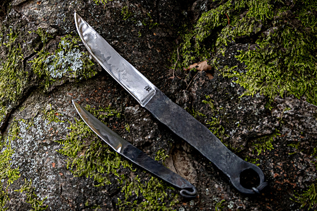 Forjada como uma espada Samurai, a faca Tesho de Shirasagi homenageia o antigo artesanato japonês