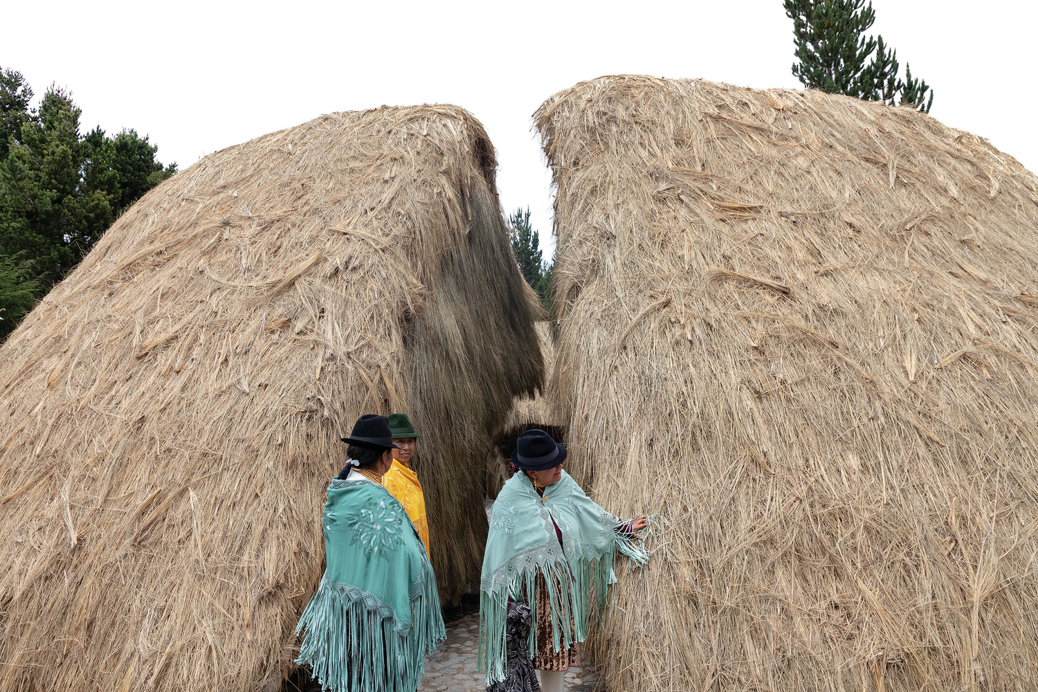 Arquitetura no Equador: 16 projetos enraizados no território, no artesanato e na prática coletiva