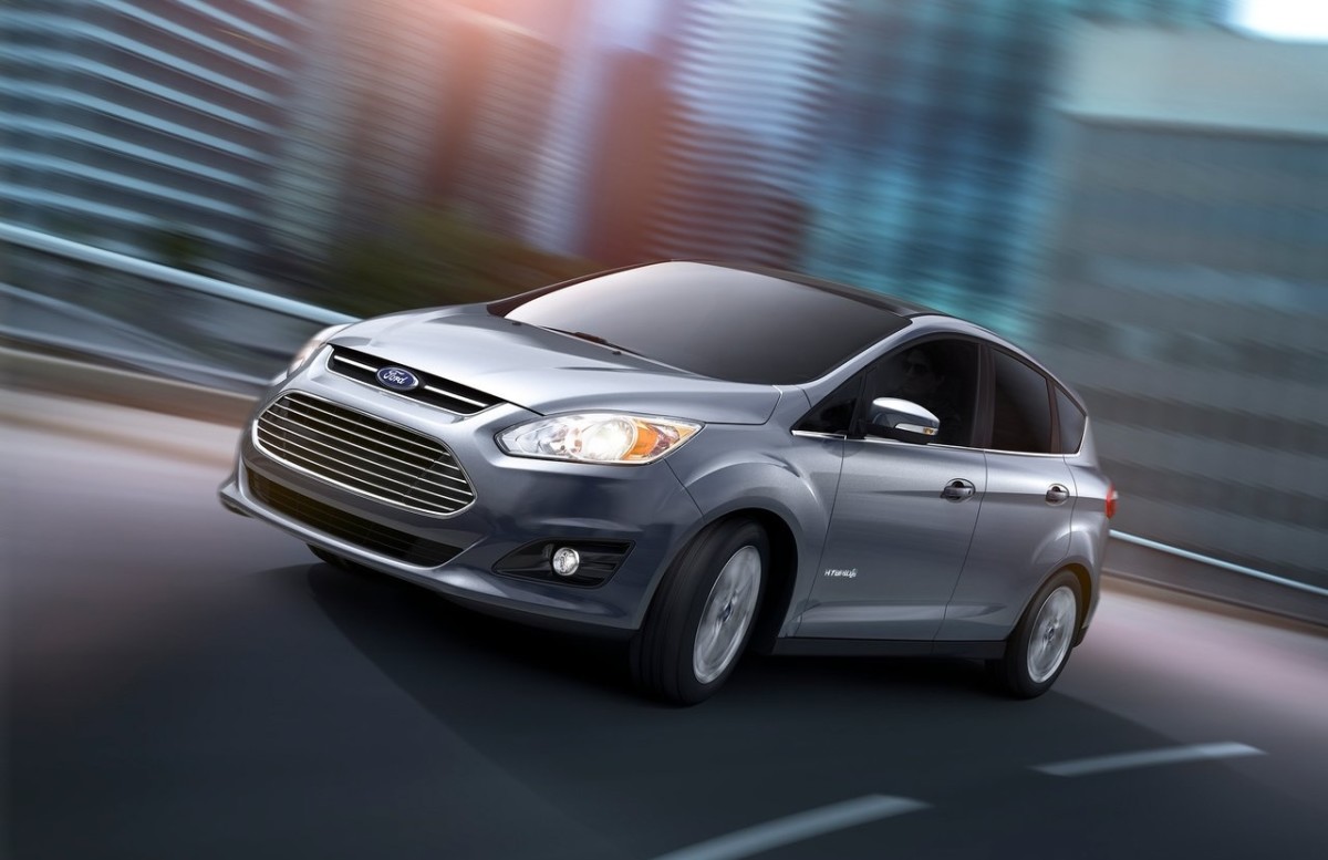 Vapores mortais no Ford C-Max? Ação judicial afirma que design híbrido levou à morte do motorista