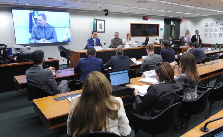 Conselho de Ética vota parecer preliminar sobre denúncia contra Lindbergh Farias – Notícias