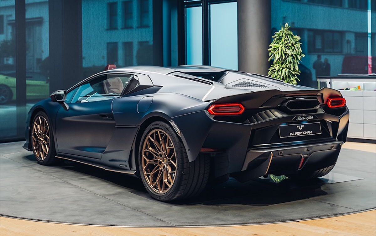 O mais recente temerário personalizado da Lamborghini parece um vencedor