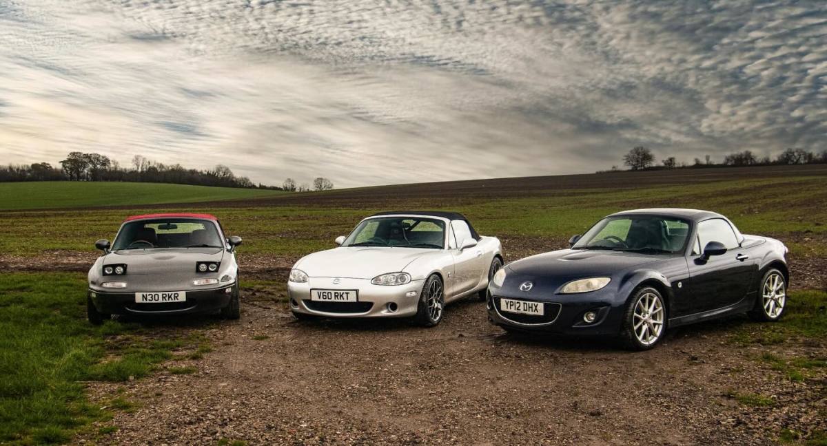 Este Mazda MX-5 Miata traz um Jaguar V6 e um soco de nível de supercarro