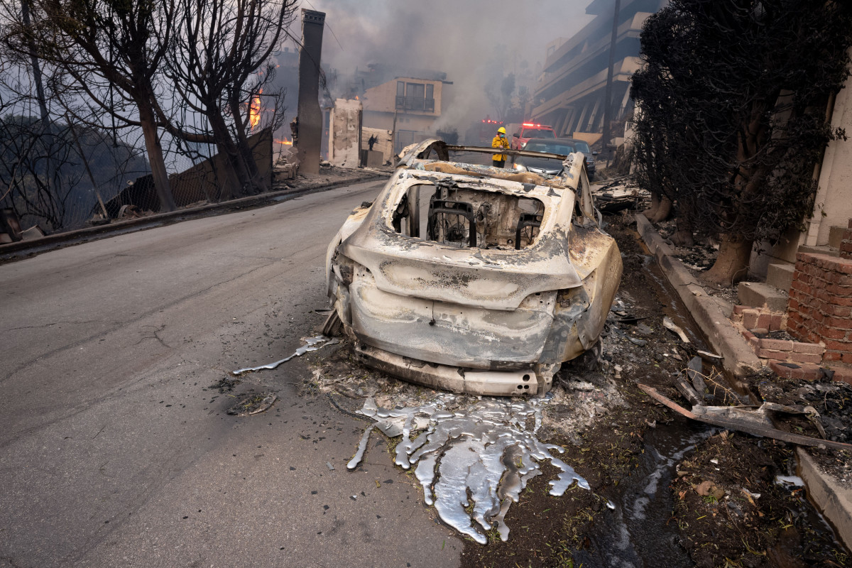 Futuros jipes e carneiros podem ser projetados para conter incêndios em baterias de veículos elétricos
