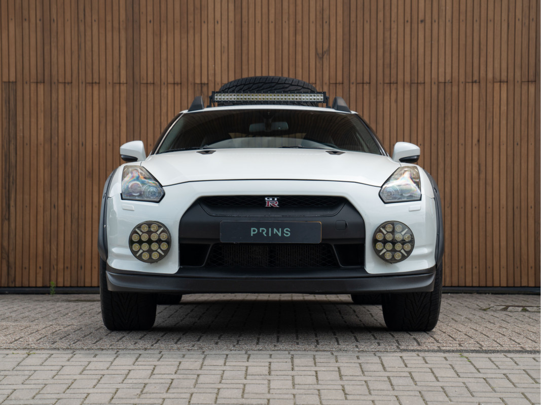 Esta versão selvagem do Nissan GT-R R35 leva a potência do supercarro para a sujeira