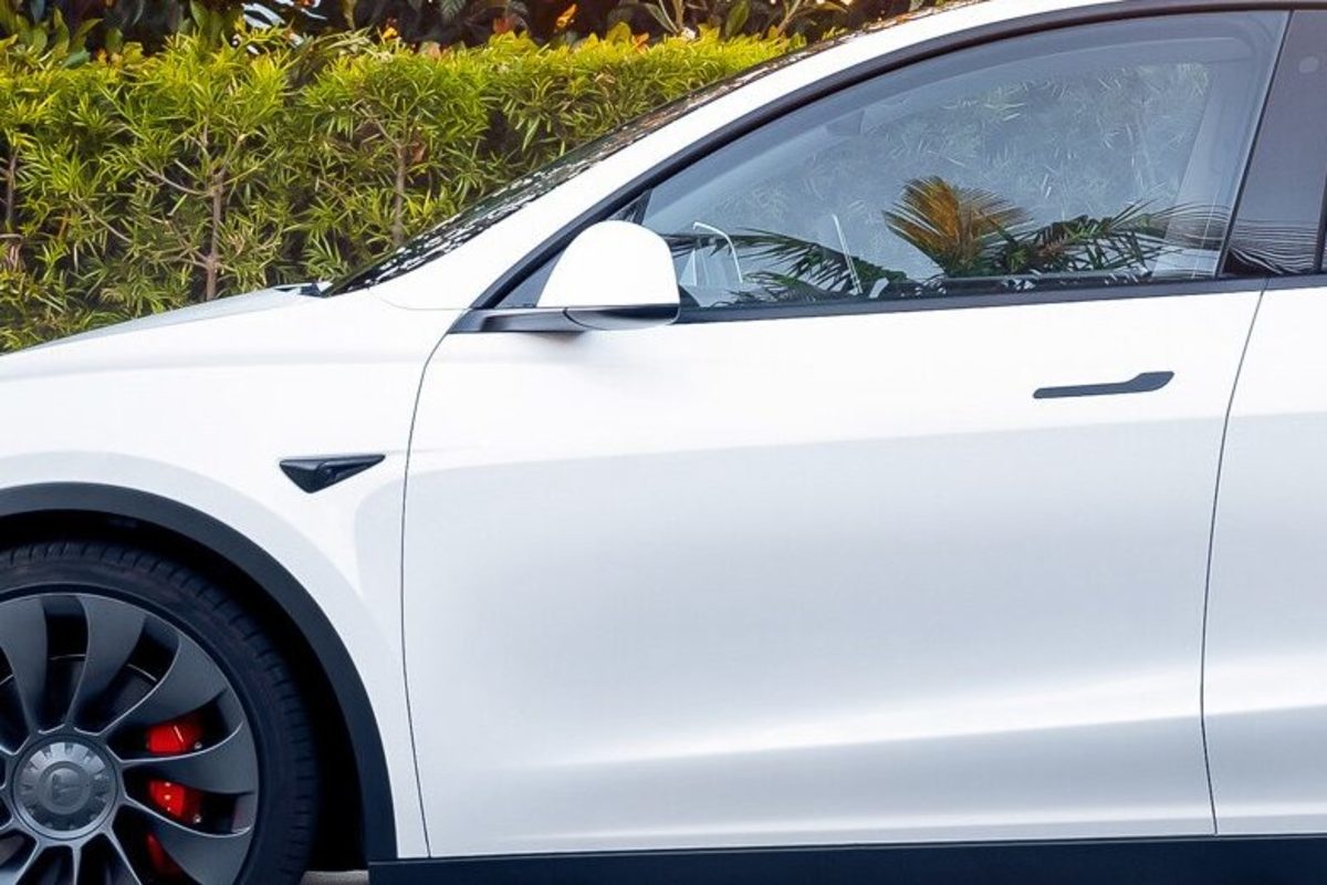 RELATÓRIO: Pelo menos 15 fatalidades ligadas a portas de Tesla que não abrem em incêndios