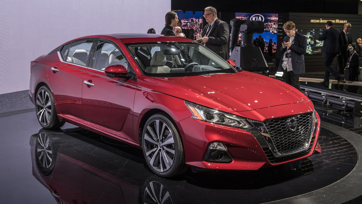 Revendedor Nissan processado por carro usado com títulos e quilometragem conflitantes
