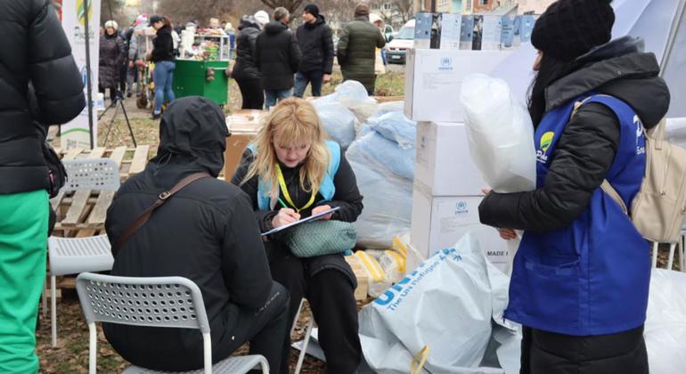 Ataques deixam quase 2 milhões de ucranianos sem eletricidade em meio ao frio severo