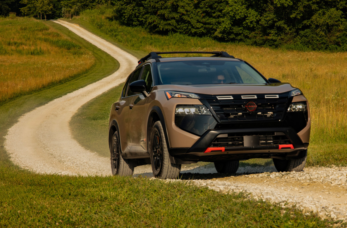 2026 Nissan Rogue recuperado após troca de pneu sobressalente viola regras federais