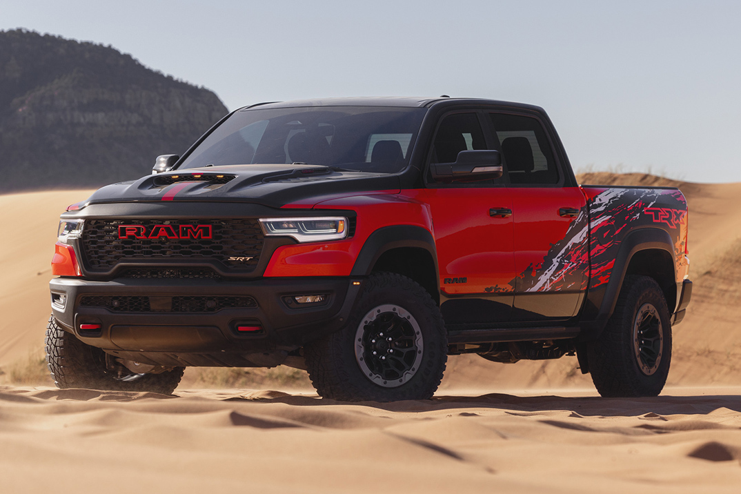 O 777-HP TRX da Ram recupera a coroa de meia tonelada do Raptor R