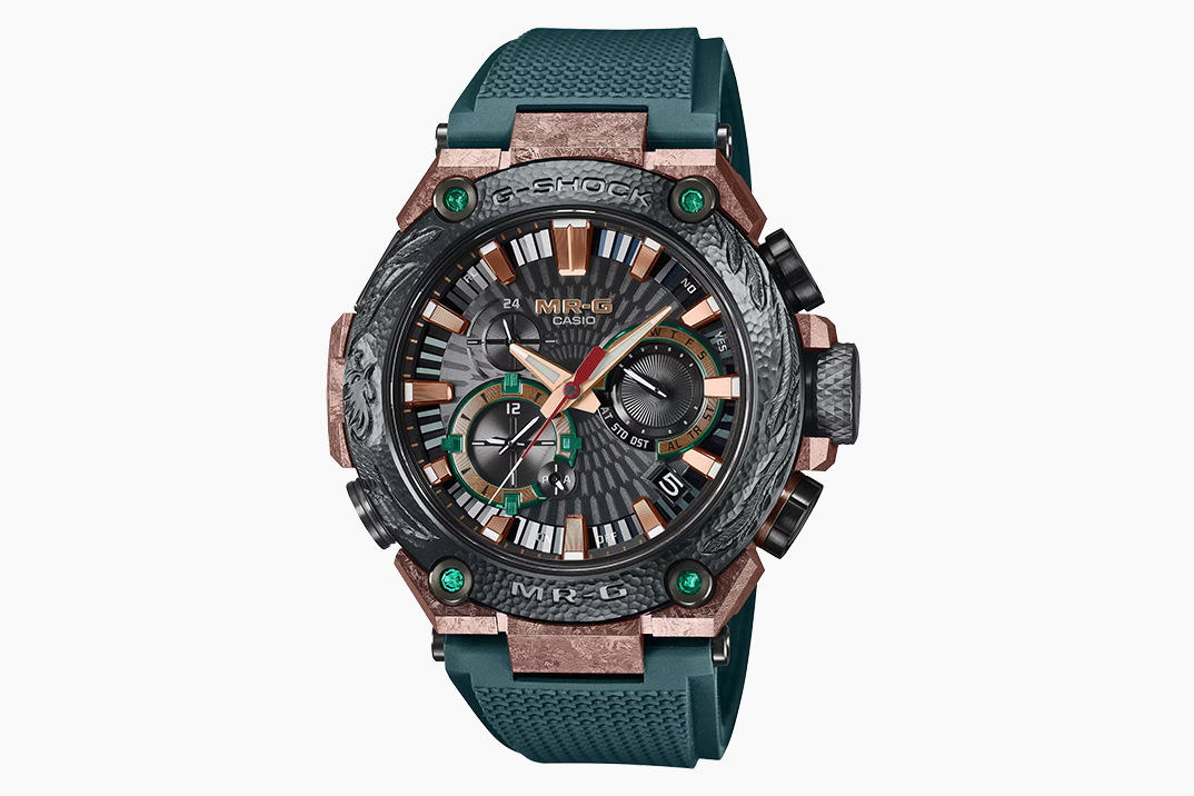 A versão mais recente do G-SHOCK sobre seu MR-G B2000 inspirado na espada japonesa é um relógio de US$ 8.000 com esmeraldas reais