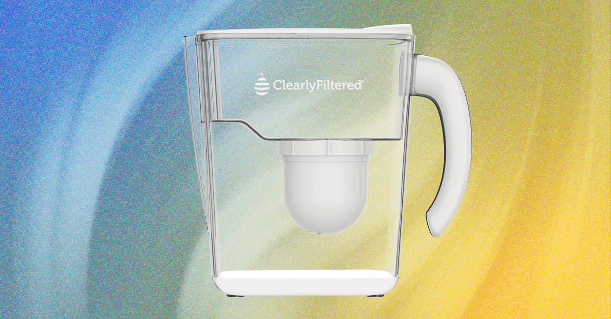 Desconto claramente filtrado: jarro, garrafa de água, pia embaixo da pia