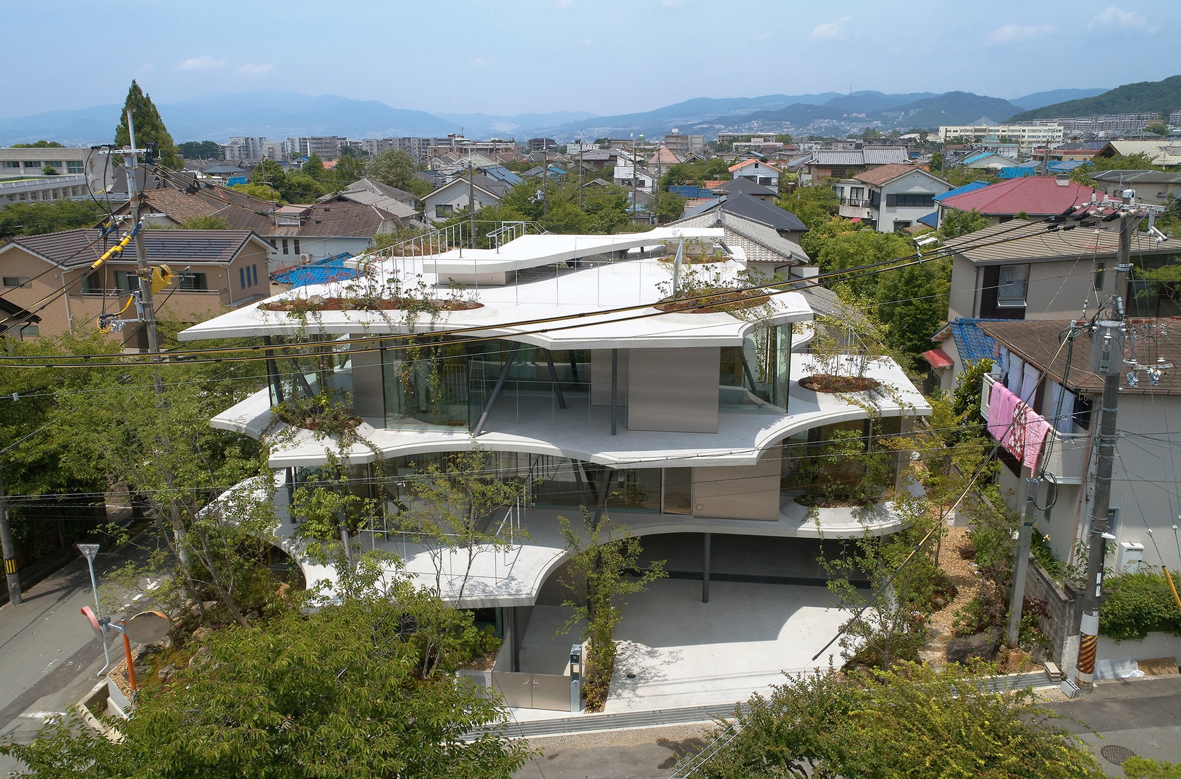 Casa da Terra / Tomohiro Hata Architect and Associates