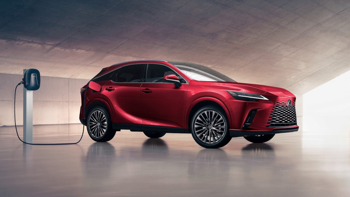 Lexus não consegue construir SUVs com rapidez suficiente à medida que o tempo de espera aumenta