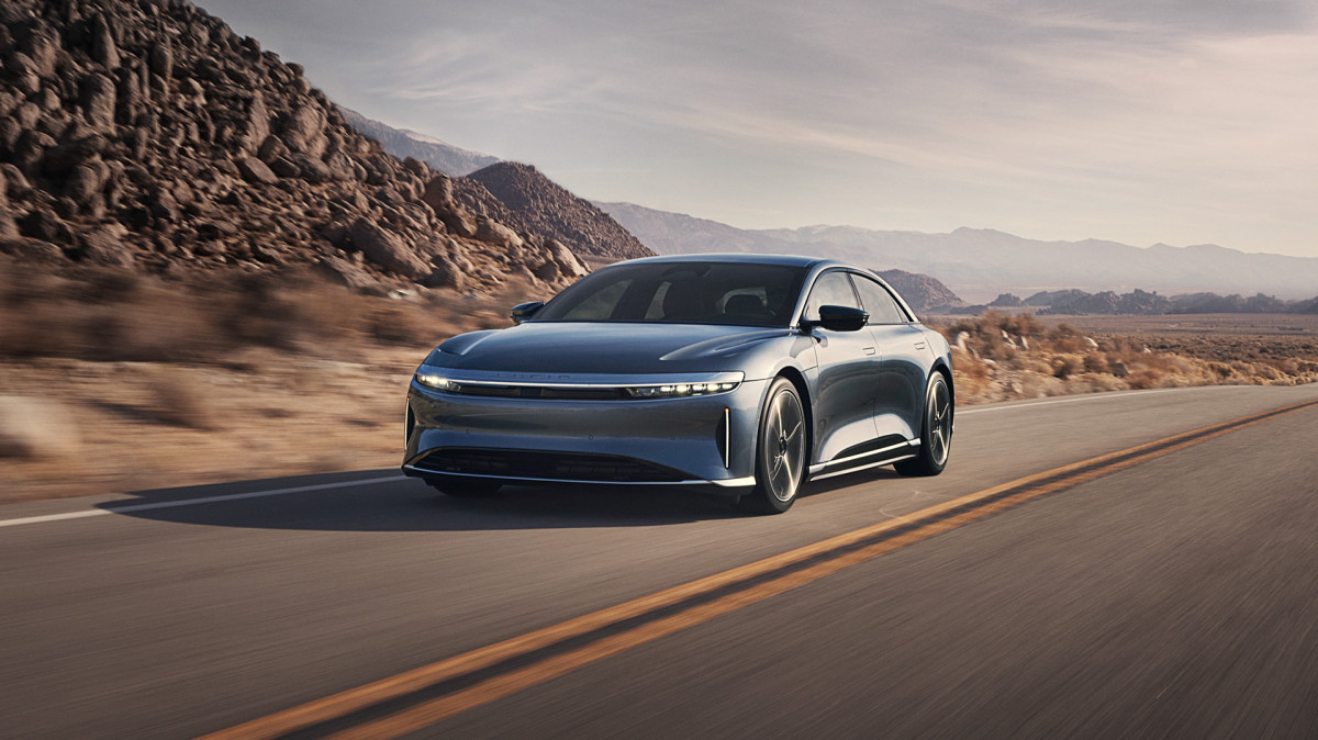 A Lucid construiu o dobro de EVs em 2025, mas será que conseguirá vendê-los todos?