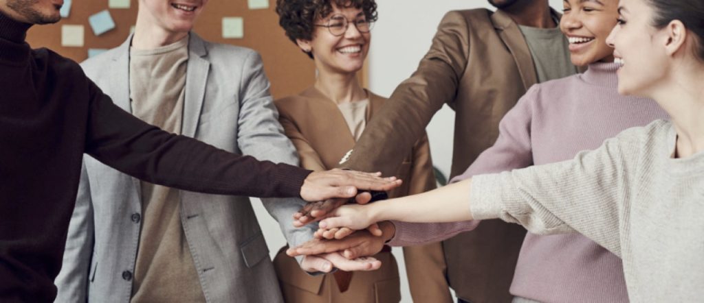 Escalando rapidamente sem gastar dinheiro: uma maneira mais inteligente de formar sua equipe de marketing