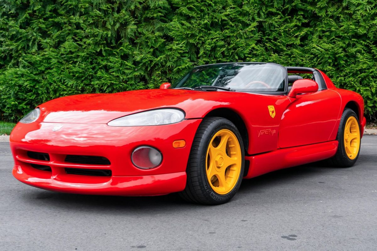 Este Dodge Viper com tema do McDonald’s está sendo vendido sem reserva