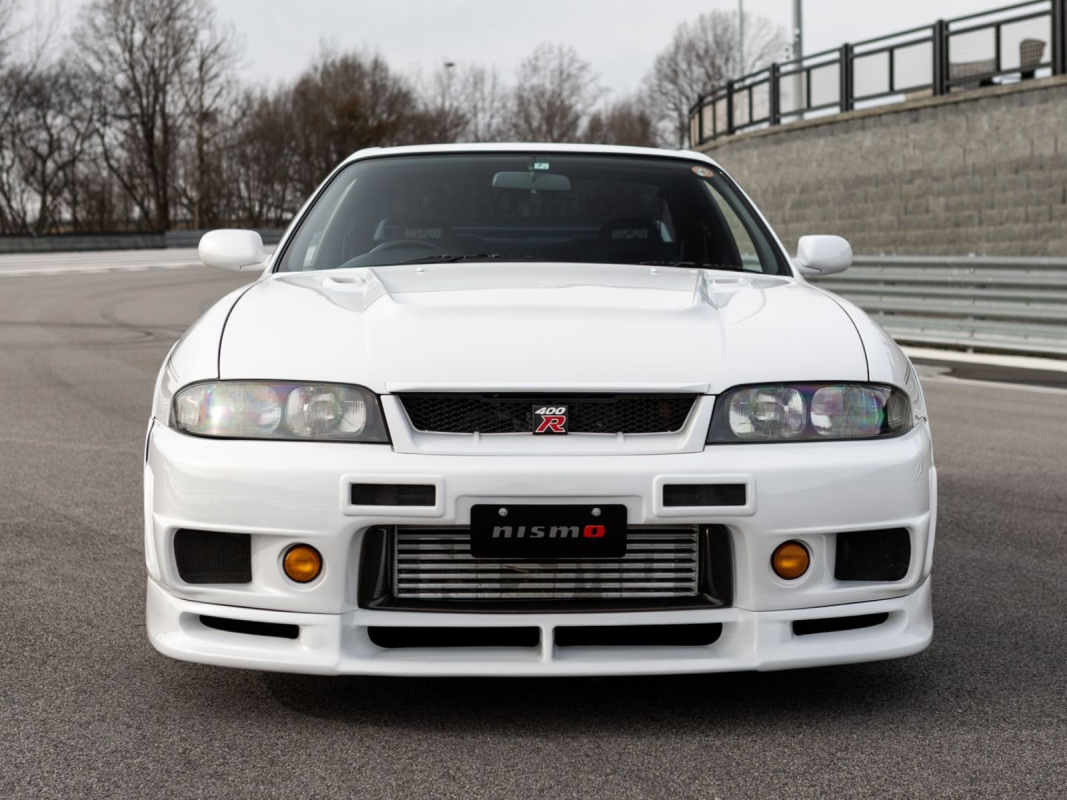 Ultra-raro Nissan Nismo 400R pode arrecadar US$ 1 milhão em leilão