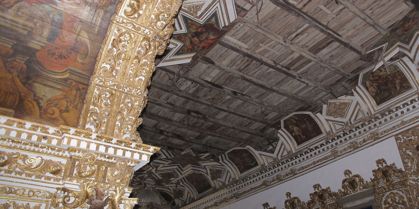 Desabamento de teto de igreja em Salvador completa um ano