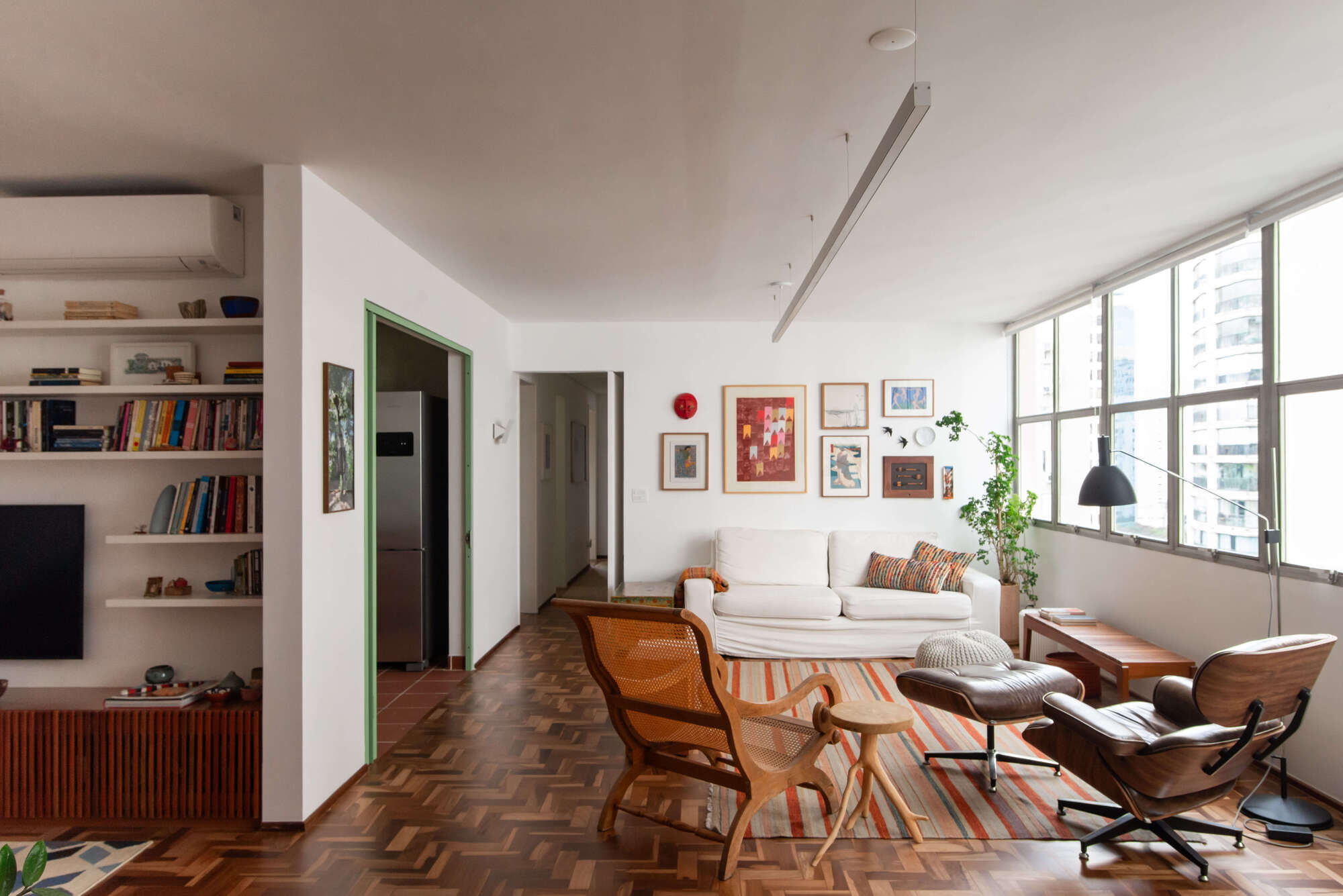 André Fernandes Apartment / João Marujo + Orlando Naj
