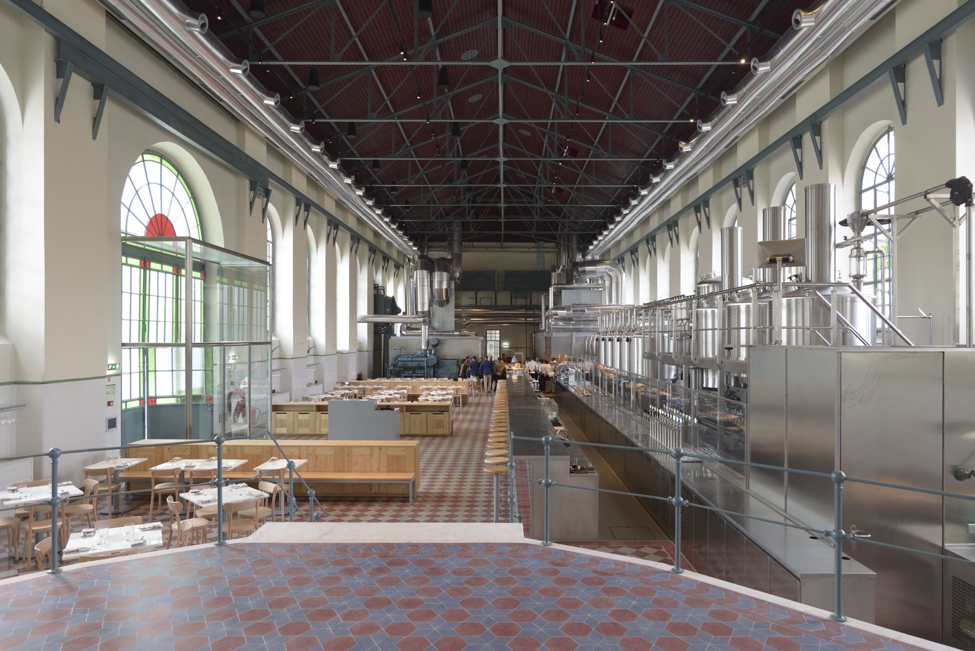 Transformation of the Former Military Maintenance Power Plant into the Browers Beato Microbrewery and Restaurant / Eduardo Souto de Moura + Nuno Graça Moura