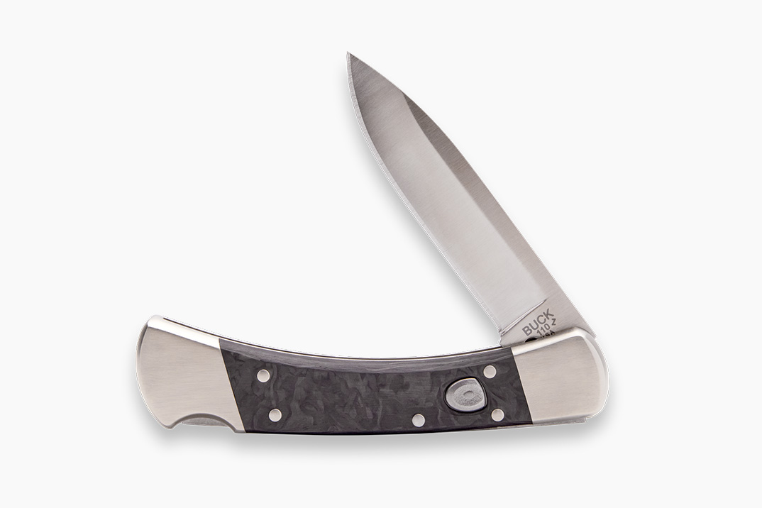 110 Auto Elite Stealth Run #013 da Buck Knives combina MagnaCut e fibra de carbono pela primeira vez