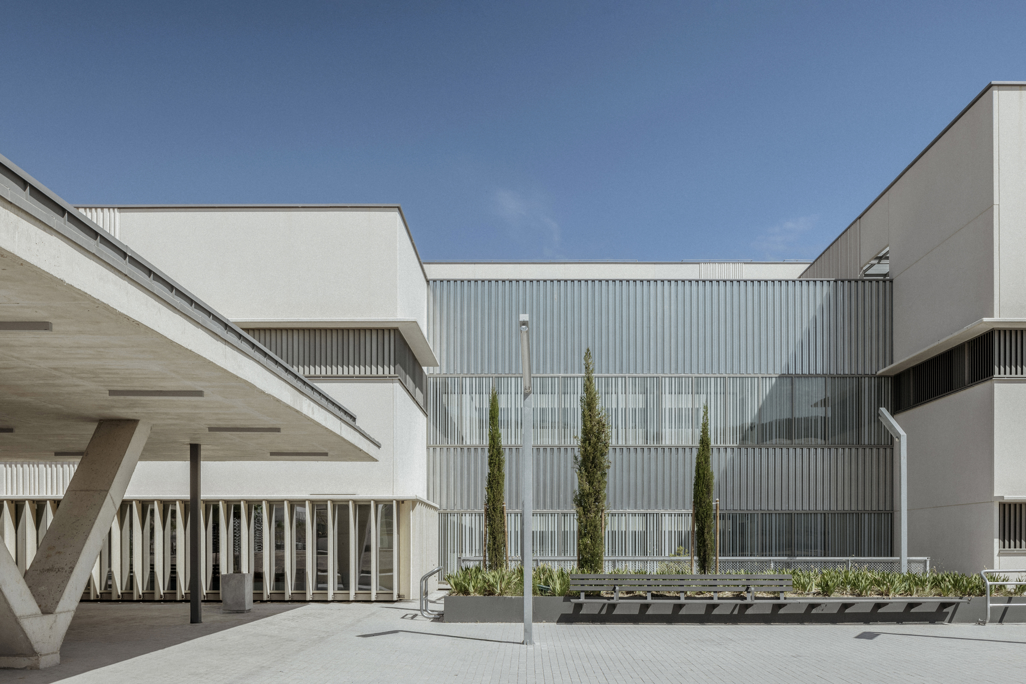New Ontinyent Hospital / Contell-Martínez Arquitectos + Manuel Vega Arquitectos