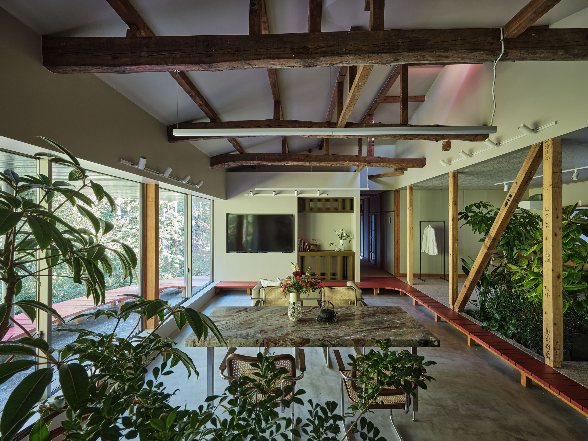 Engawa em Ninotaira / HAMS e, Estúdio