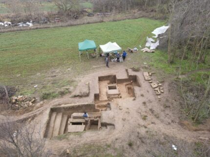 Lápide do Centurião reutilizada no túmulo de outra pessoa – The History Blog