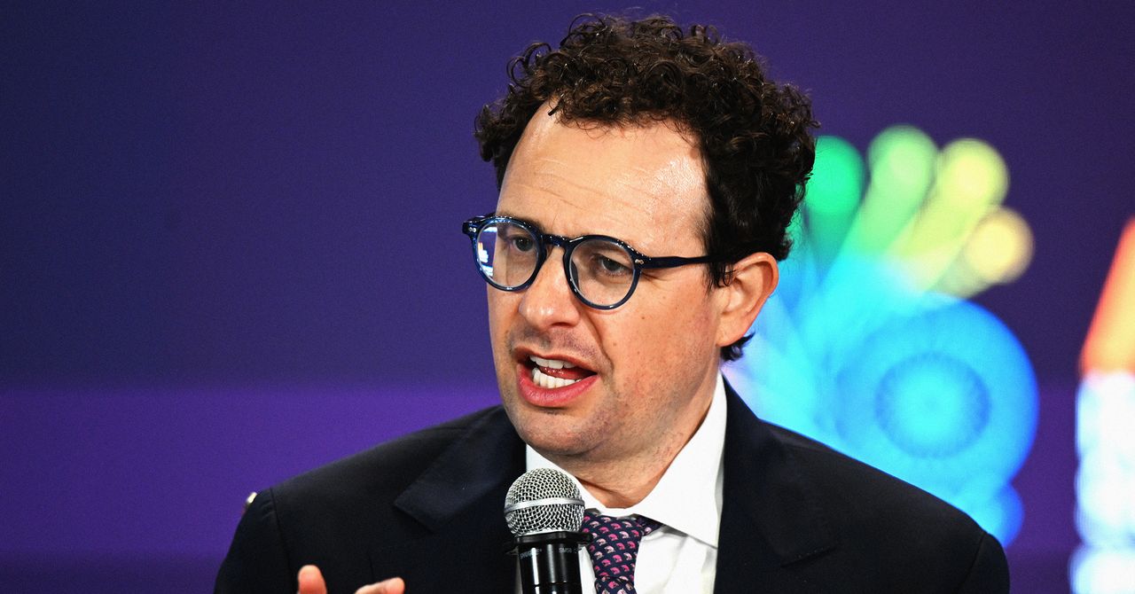 Trump toma medidas para banir o Antrópico do governo dos EUA