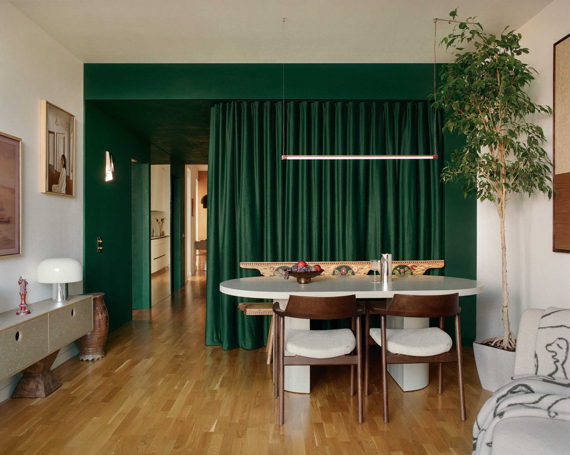 Em vez de dois apartamentos / OMAMBO