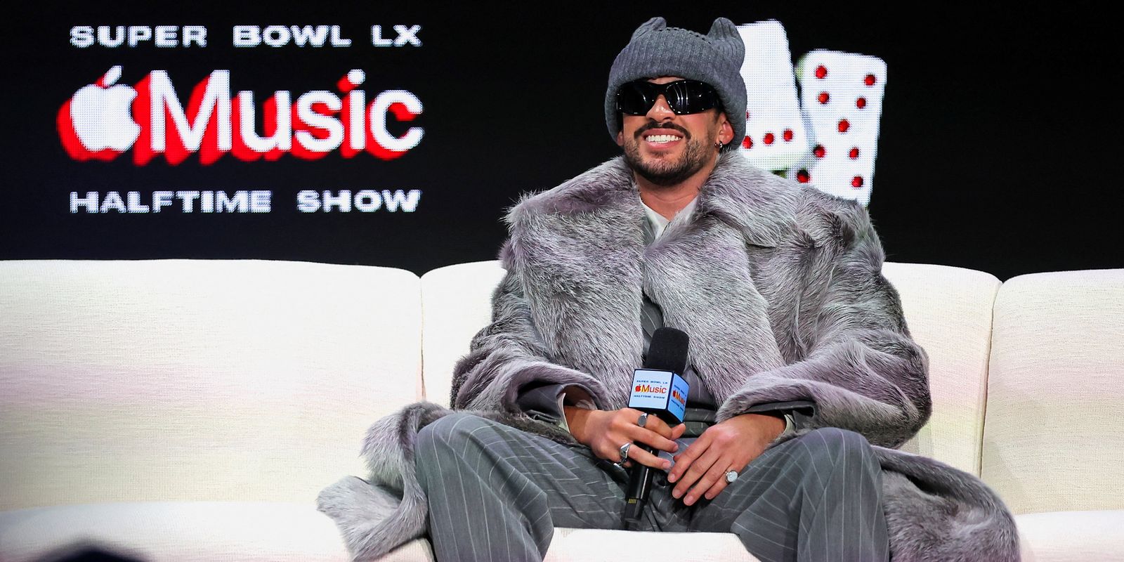 Final do futebol americano vira festa multicultural pró-imigrantes