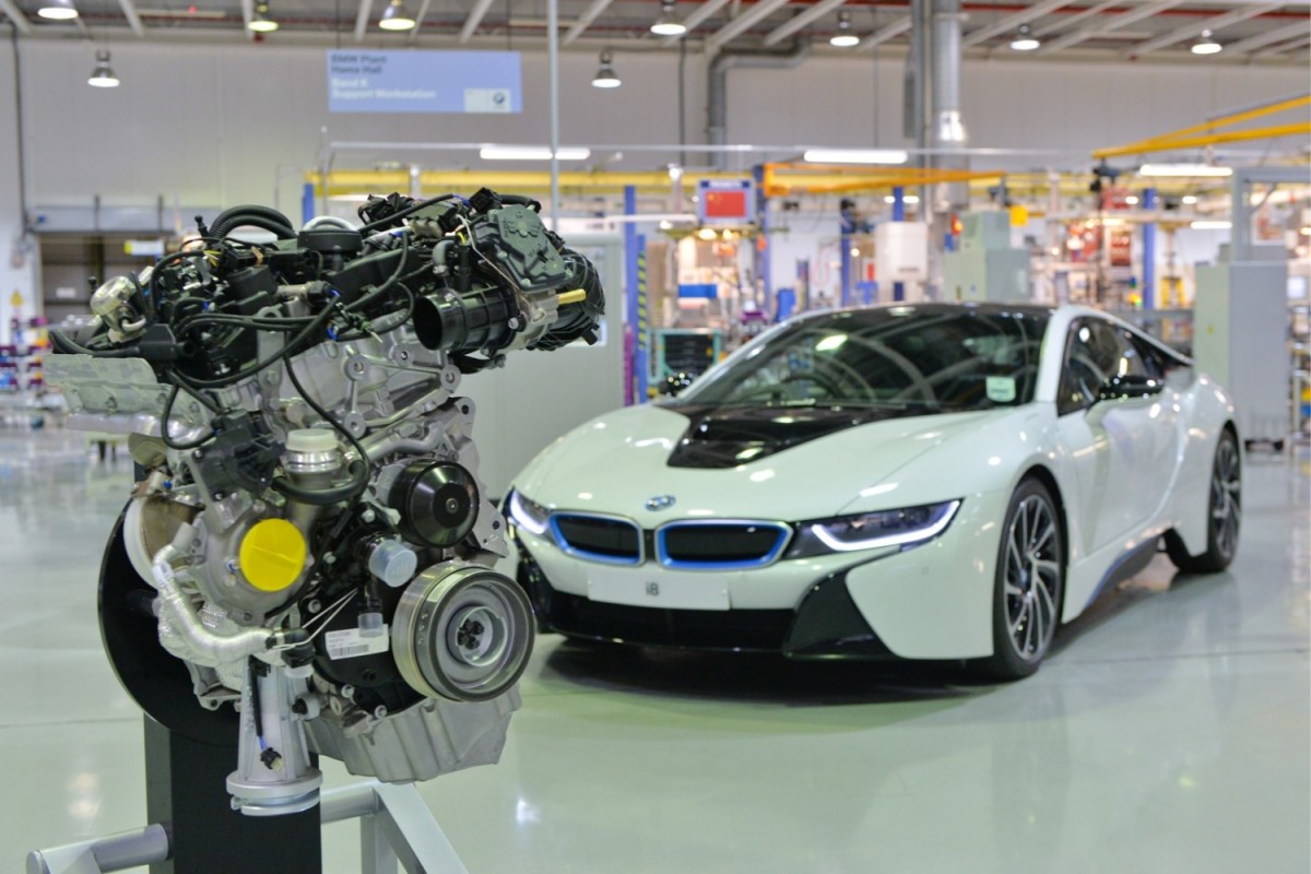 Alguém está enfiando um seis em linha de 700 HP em um BMW i8