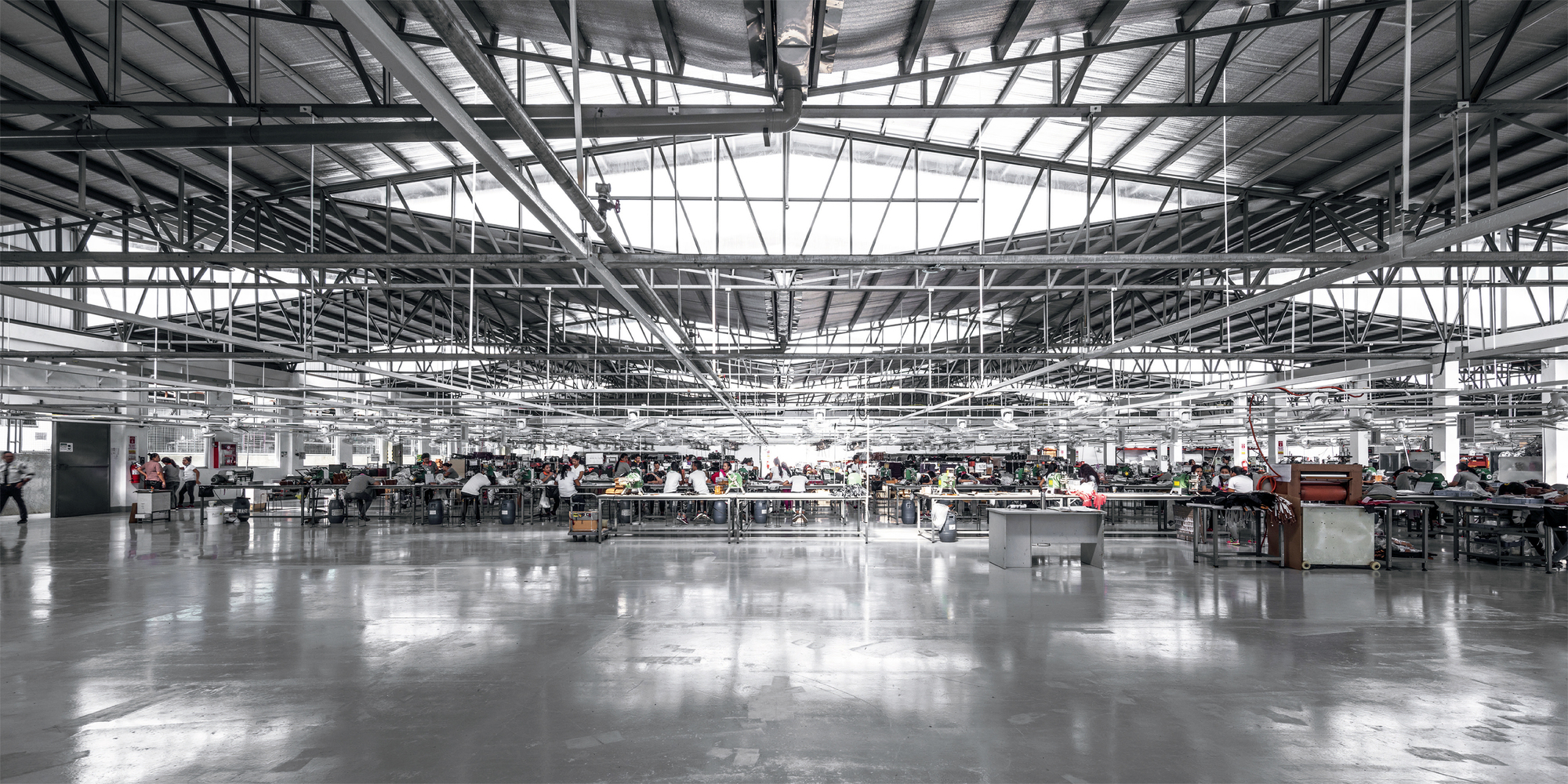 Rawness calibrada: Studio 1:1 e a disciplina de fazer em Hong Kong e além