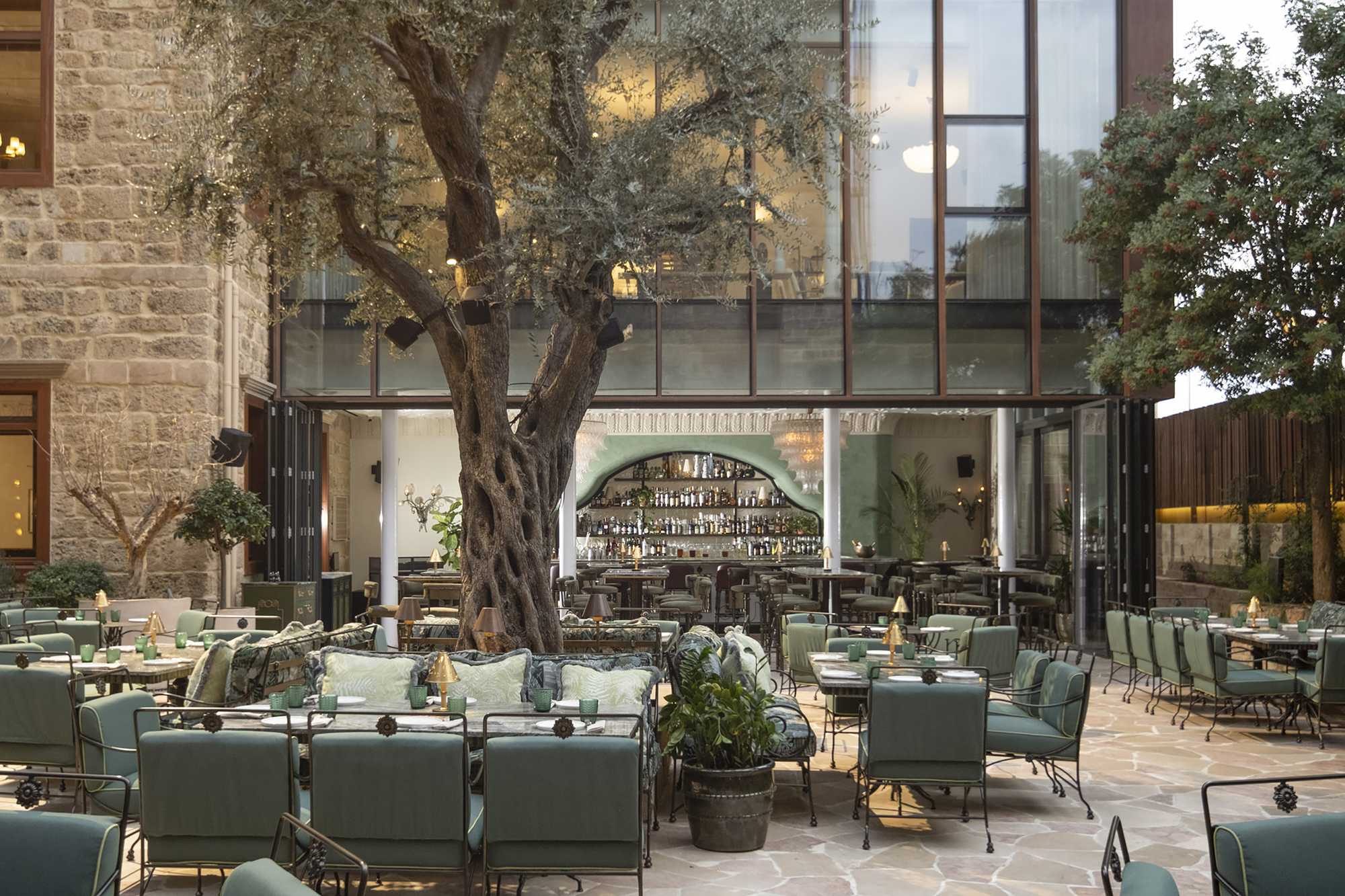 Hospitalidade como catalisador do patrimônio: cinco estratégias de reutilização adaptativas em diversas latitudes