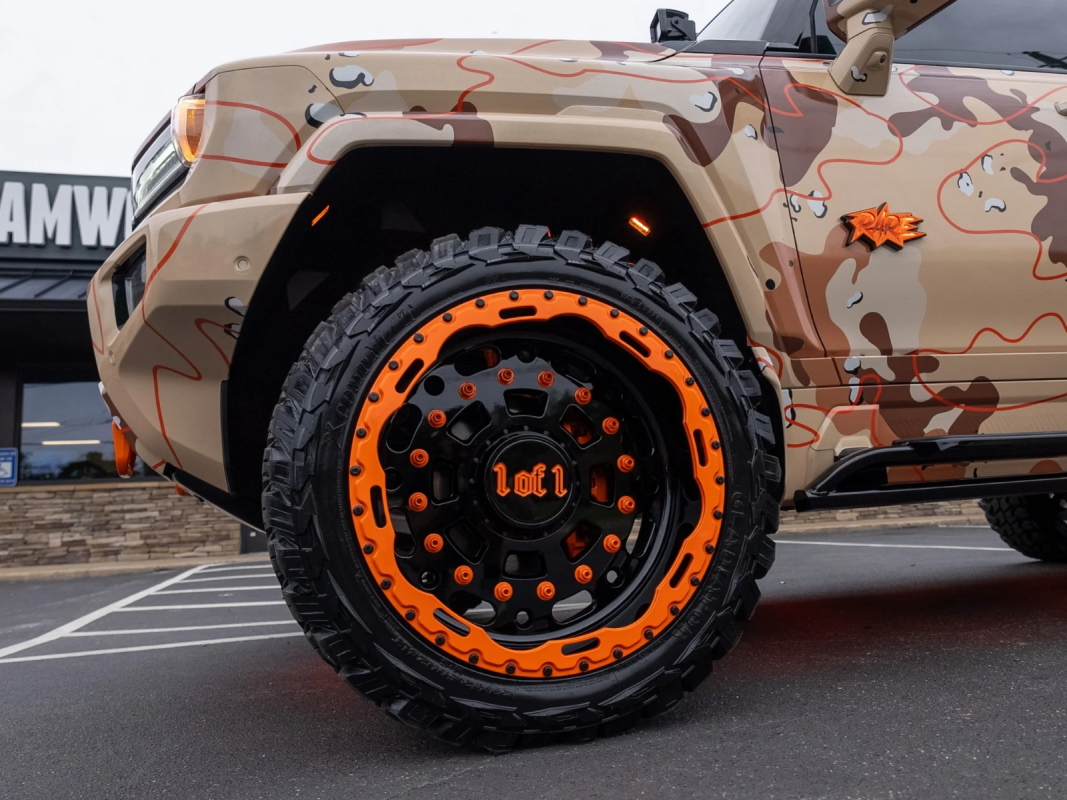 Hummer EV personalizado de LaMelo Ball perde roda em acidente com Kia K5