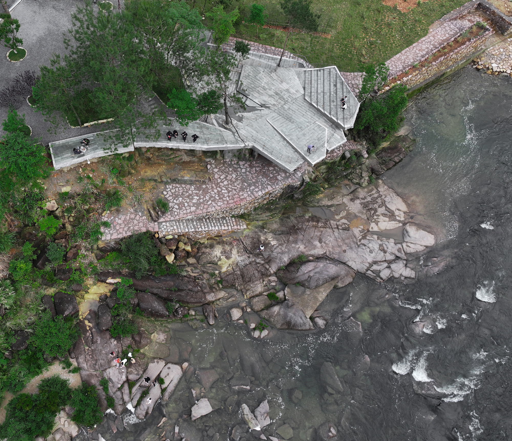 Plataforma de observação Moon Bay do Parque Nacional da Montanha Fujian Wuyi / CLAB Architects